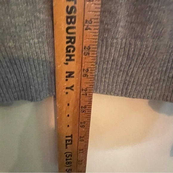 Authentic Burberry Mens Gray Long Sleeve
Pullover Sweater Size S Merino Wool - Picture 14 of 15